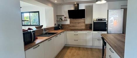 Microwave, oven, stovetop, dishwasher