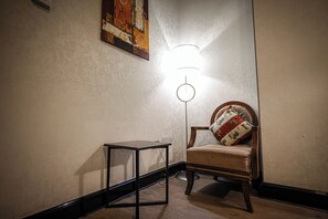 客房內保險箱、遮光布/窗簾、隔音、熨斗/熨衣板