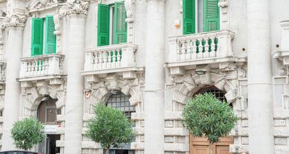 Period Room '1923' with Balcony, Wi-Fi and Air Conditioning