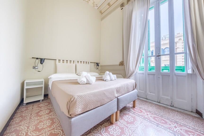Period Room '1923' With Balcony, Wi-fi And Air Conditioning - Messina