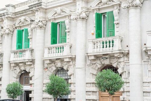 Period Room '1924' with Balcony, Wi-Fi and Air Conditioning