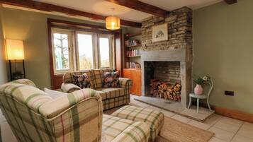 Cottage | Living area