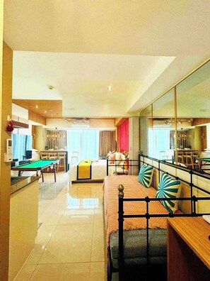 1 habitación, tabla de planchar con plancha, wifi y ropa de cama 