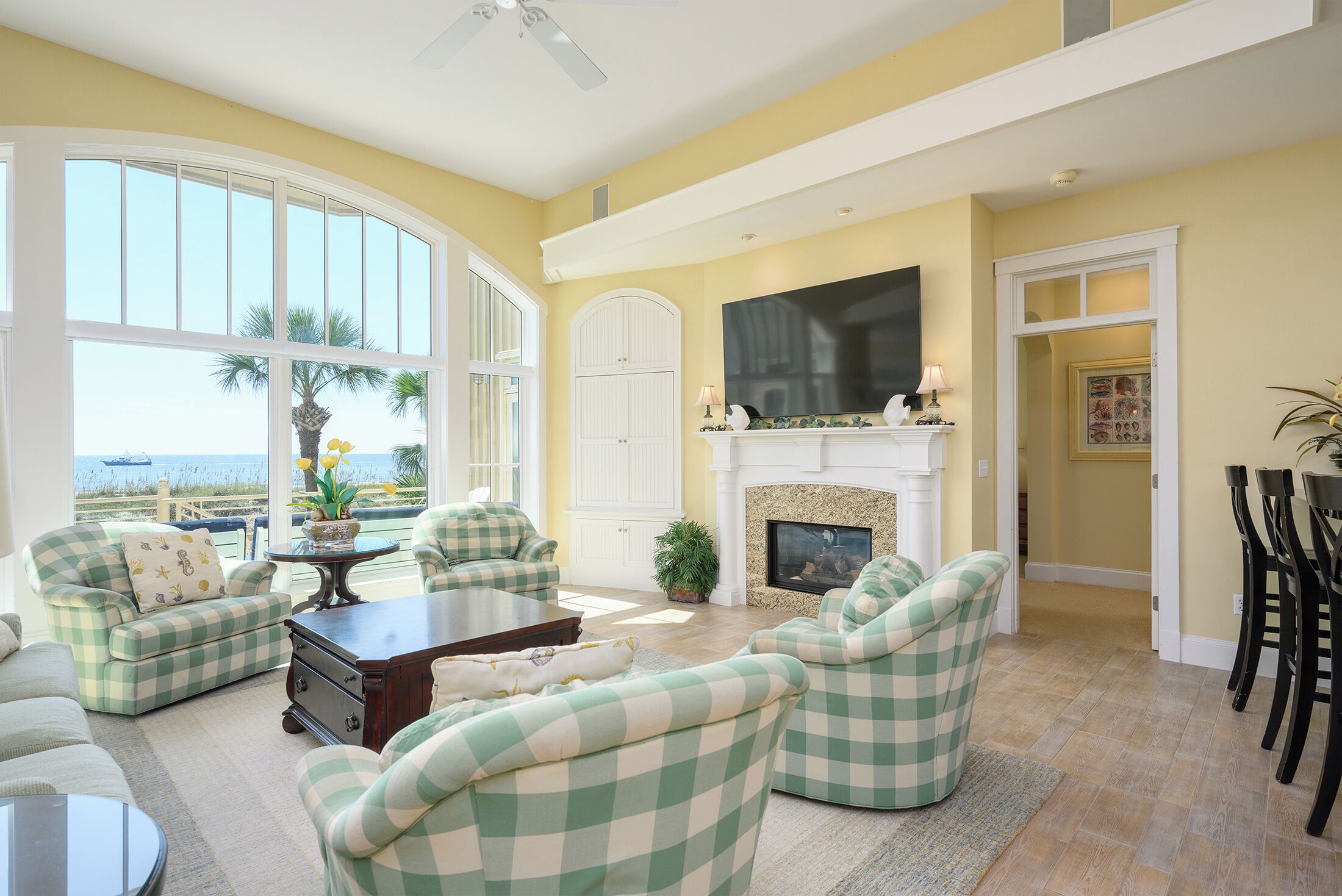 Smart TV, table football, ping pong, video library