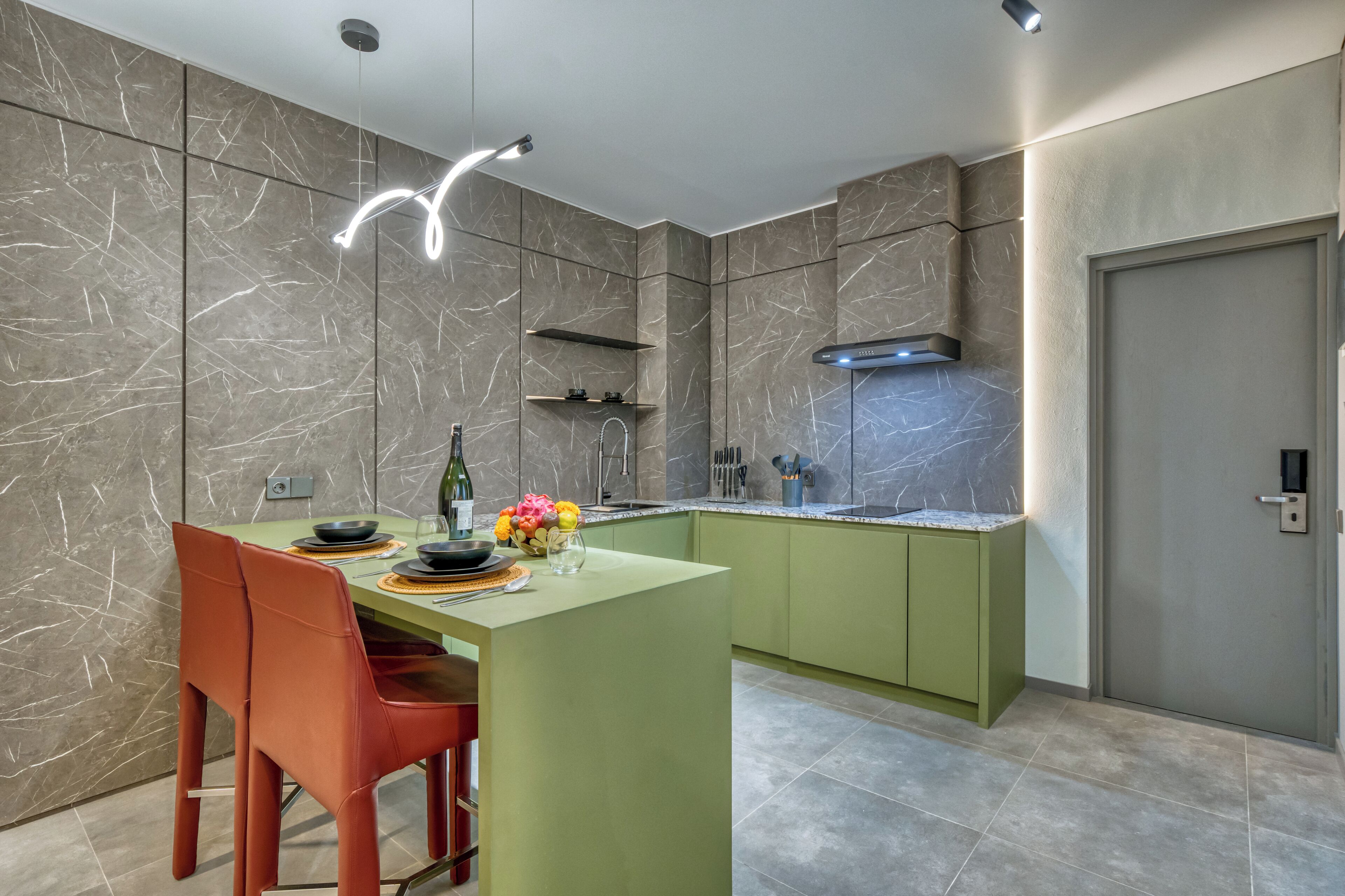 Deluxe Room, Balcony, City View | Private kitchen | Mini-fridge, microwave, oven, cookware/dishes/utensils