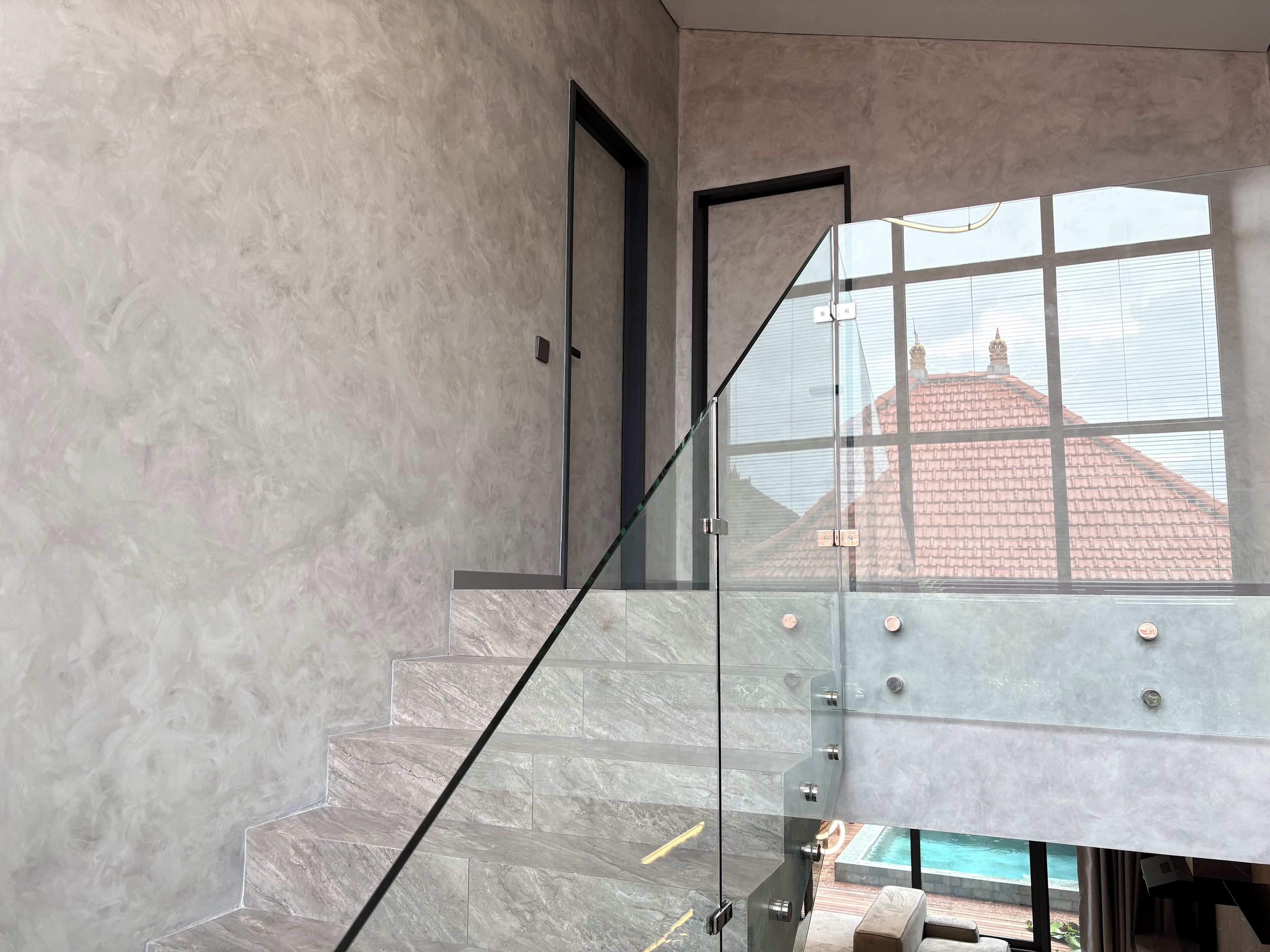 Handrails in stairways