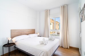 2 makuuhuonetta, silitysrauta/-lauta, ilmainen Wi-Fi, vuodevaatteet