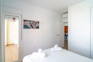 2 habitaciones, tabla de planchar con plancha y wifi gratis 