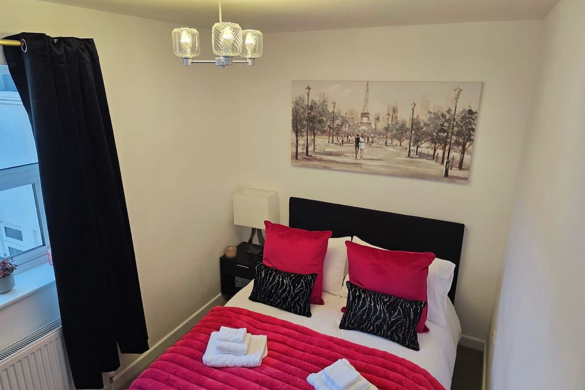 Departamento Deluxe, 1 cama matrimonial y sofá cama | Sábanas de algodón egipcio y ropa de cama de alta calidad