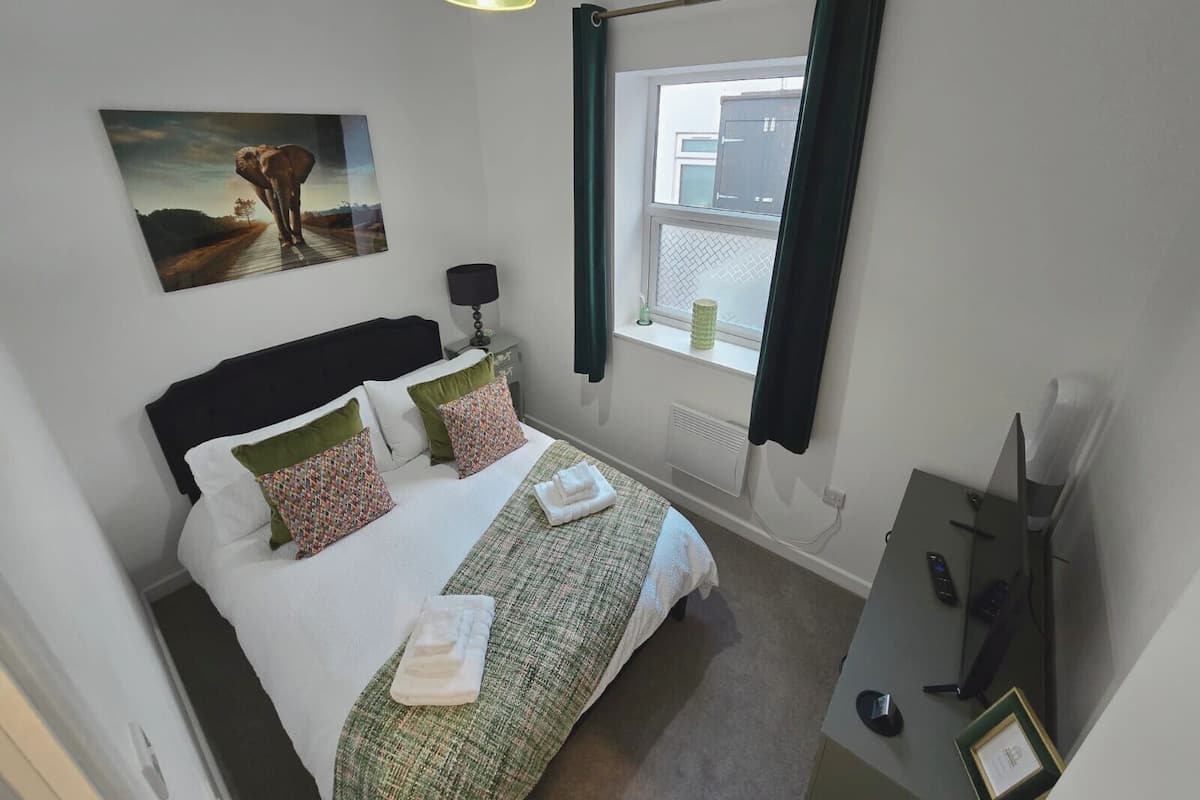 LyxlÀgenhet - 1 dubbelsÀng med bÀddsoffa - icke-rökare | Egyptiska bomullslakan och sÀngtillbehör av högsta kvalitet