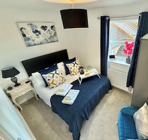Deluxe Apartment, 1 Bedroom, Non Smoking | Egyptian cotton sheets, premium bedding, memory foam beds
