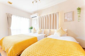 1 bedroom, iron/ironing board, WiFi, bed sheets - 3-minute walk from Shikanbashi Bridge, in the center of Nagasaki City! For couples, girls' night out! Convenient for sightseeing! Rooftop & projector included (長崎市丸山町)