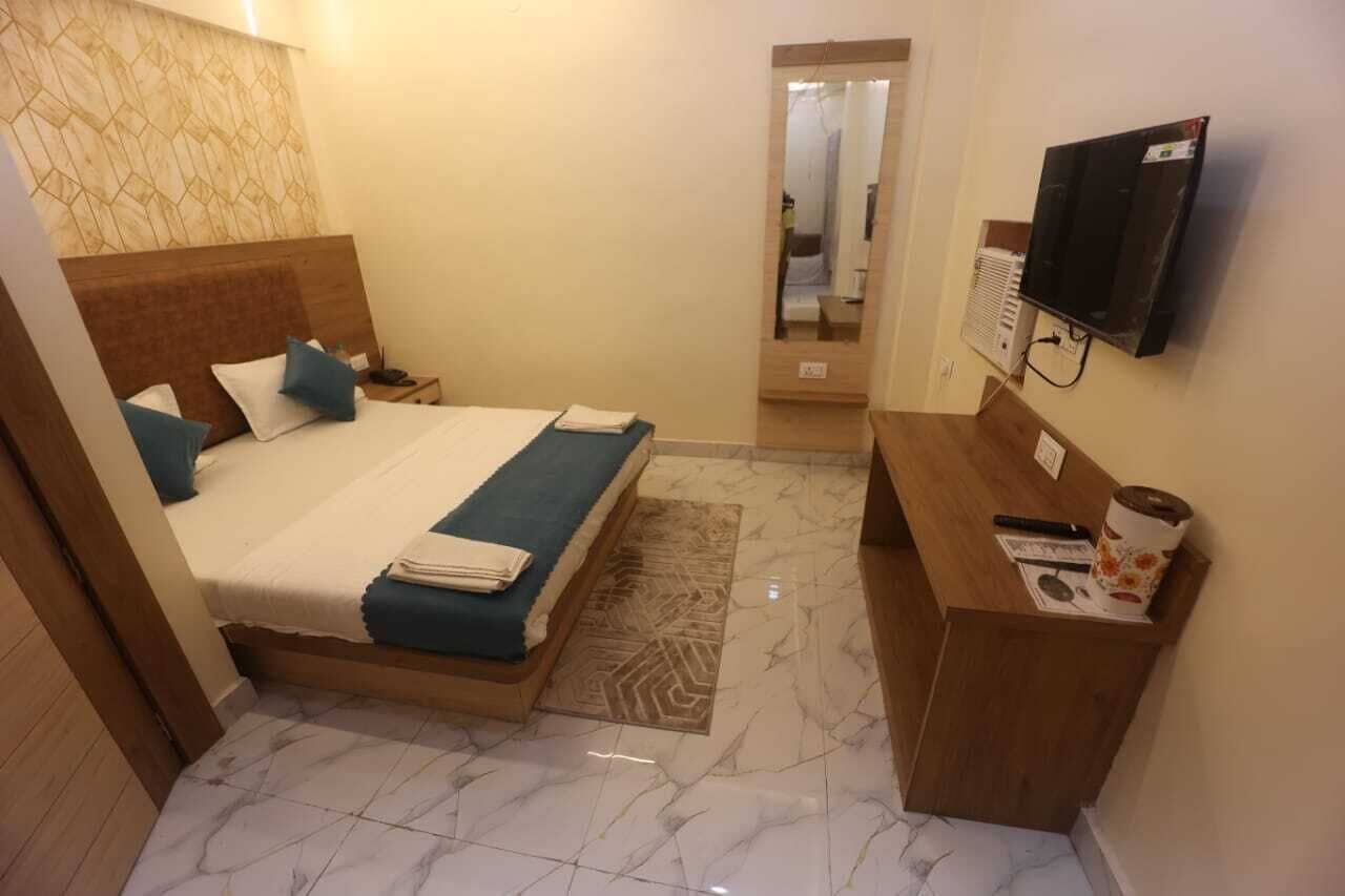 Kahden hengen deluxe-huone | Työpöytä, kannettavalle tietokoneelle sopiva työtila, ilmainen Wi-Fi