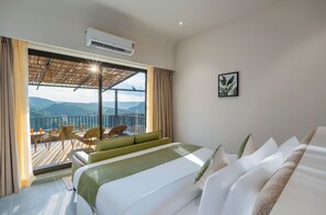 Luxury Rooms with Plunge Pool | Premium bedding, minibar, in-room safe, desk - Nanda Hill Resorts (Udaipur)