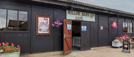 การตกแต่งภายนอก