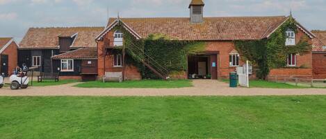 บริเวณภายนอก