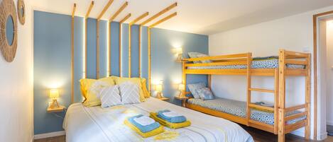 1 室のベッドルーム、WiFi、ベッドシーツ、車椅子でアクセスできる設備