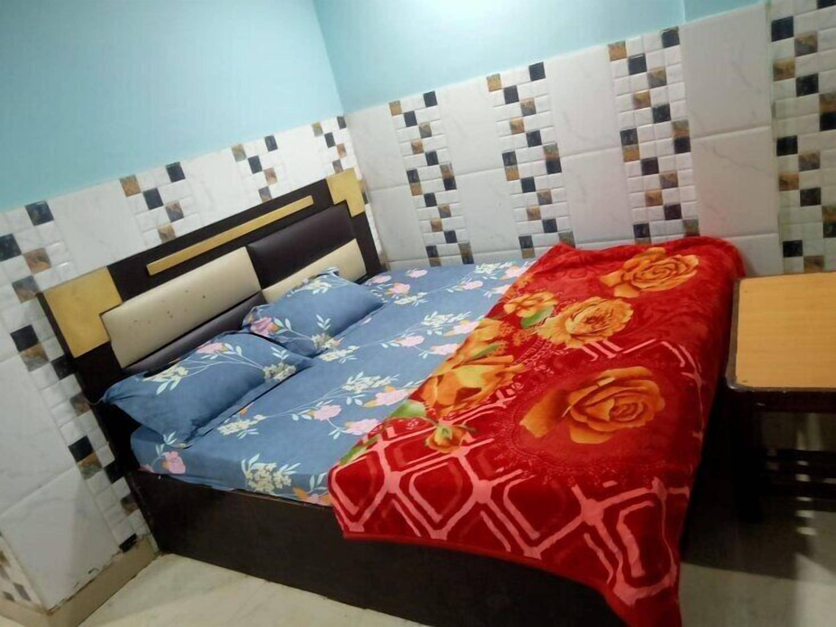 Deluxe Room | Desk, free WiFi