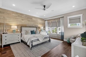 5 bedrooms, desk, iron/ironing board, free WiFi