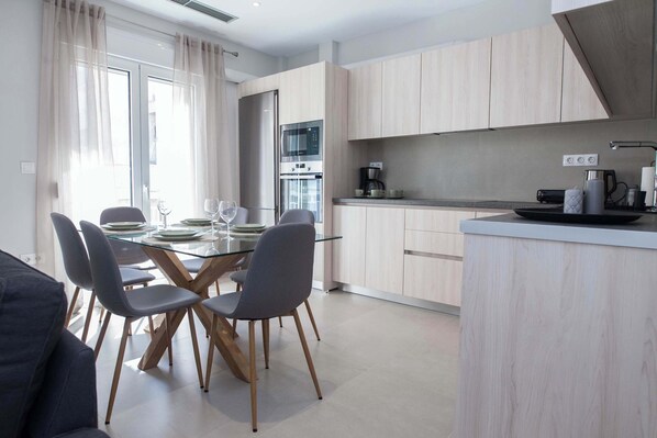 Fridge, oven, coffee/tea maker, toaster