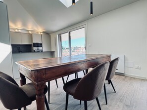 เพนท์เฮาส์, วิวสวนหย่อม | บริเวณนั่งเล่น