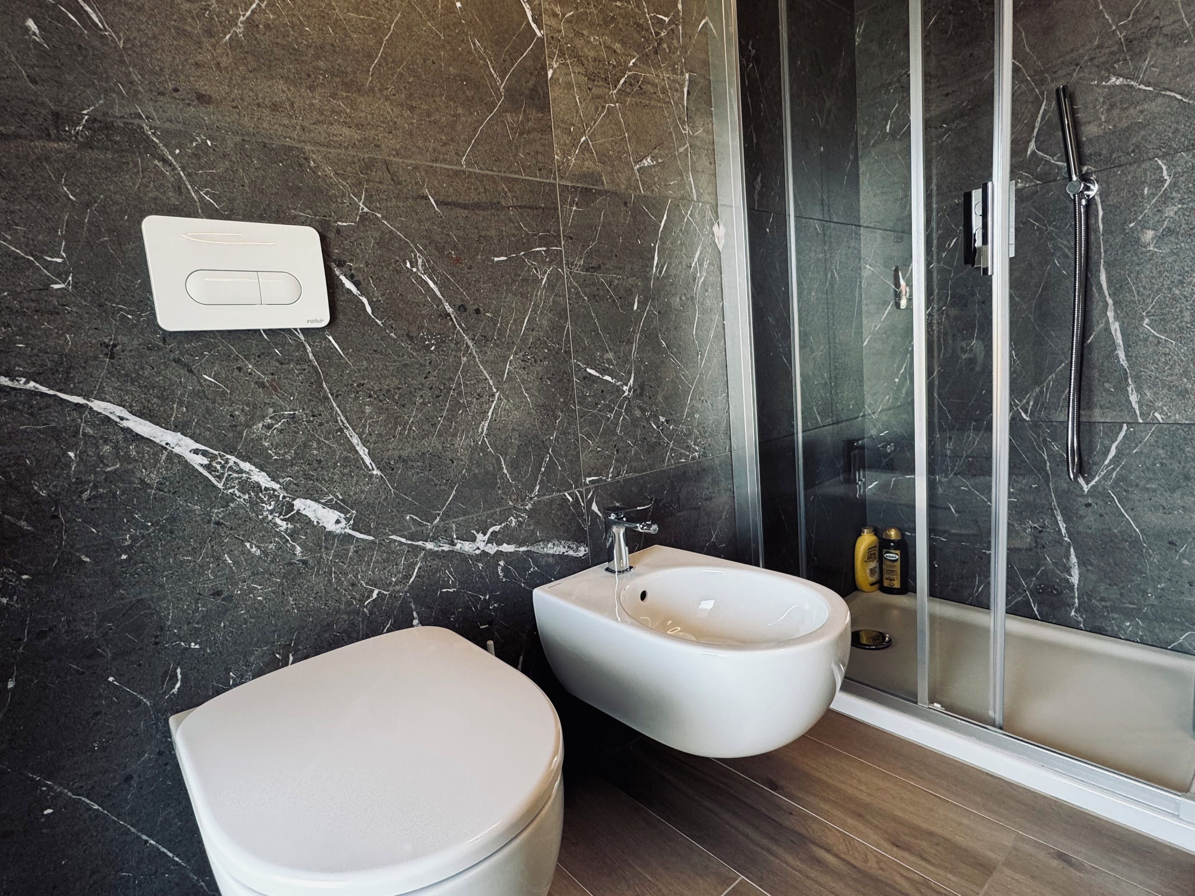 Ático, vistas al patio | Baño
