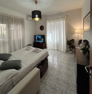 2 bedrooms, iron/ironing board, free WiFi, bed sheets