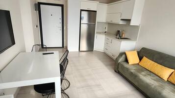 Comfort Double or Twin Room, Balcony, Mountain View | Private kitchen | Full-sized fridge