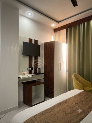 Free WiFi - Dream House Club And Resort (Gonda)