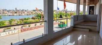 Hotel Shree Lok