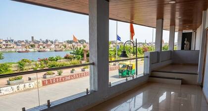 Hotel Shree Lok