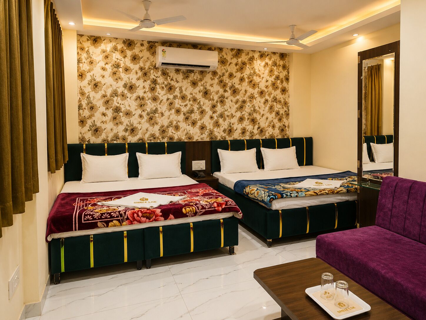 Deluxe Quadruple Room | Desk, free WiFi