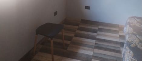 Laptop workspace, free WiFi