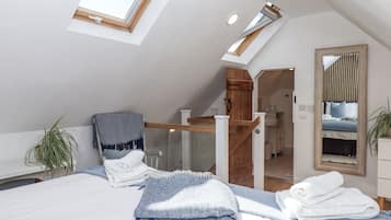 1 habitación, decoración personalizada y muebles diferentes