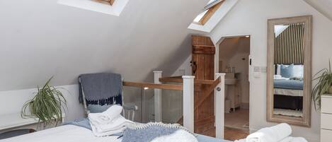 1 室のベッドルーム、客室ごとに異なる装飾、客室ごとに異なるインテリア、WiFi (無料)