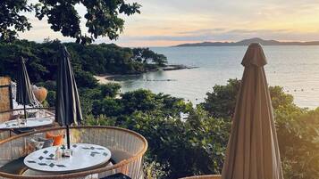 Apartment, 2 Bedrooms, Accessible, Smoking | Outdoor dining