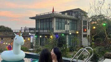 10 piscinas externas