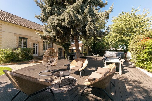 Villa Maxonale near Paris with Heated Pool, Sauna & Jacuzzi