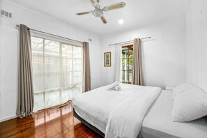 3 عدّة غرف نوم وواي فاي وملاءات أسرّة