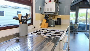 Cottage | Private kitchen | Cookware/dishes/utensils