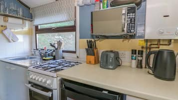 Cottage | Bếp riêng | Dụng cụ nấu nướng/bát dĩa/dao nĩa