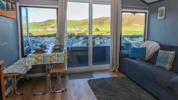 Cottage | Khu phòng khách