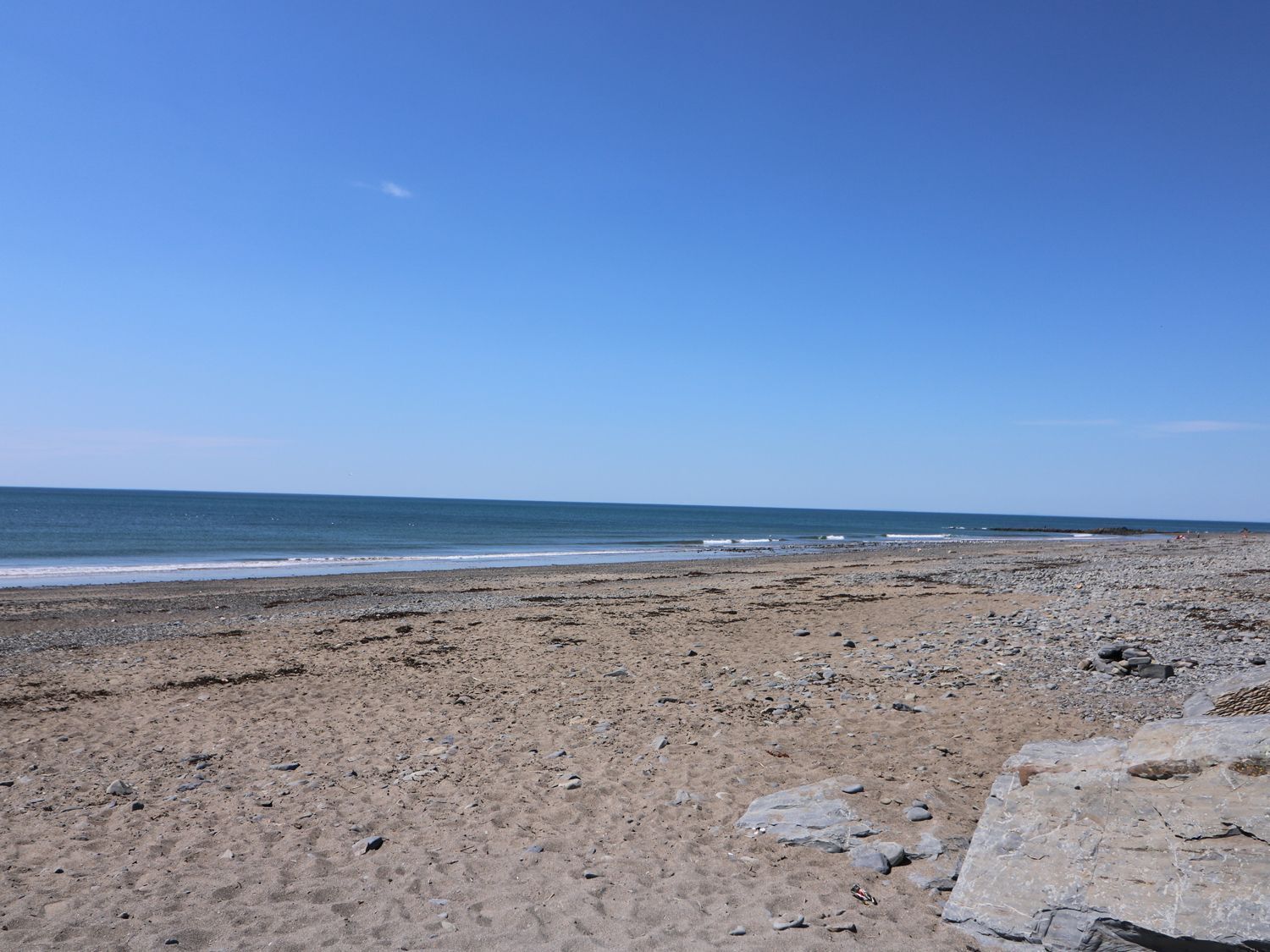 بالقرب من الشاطئ