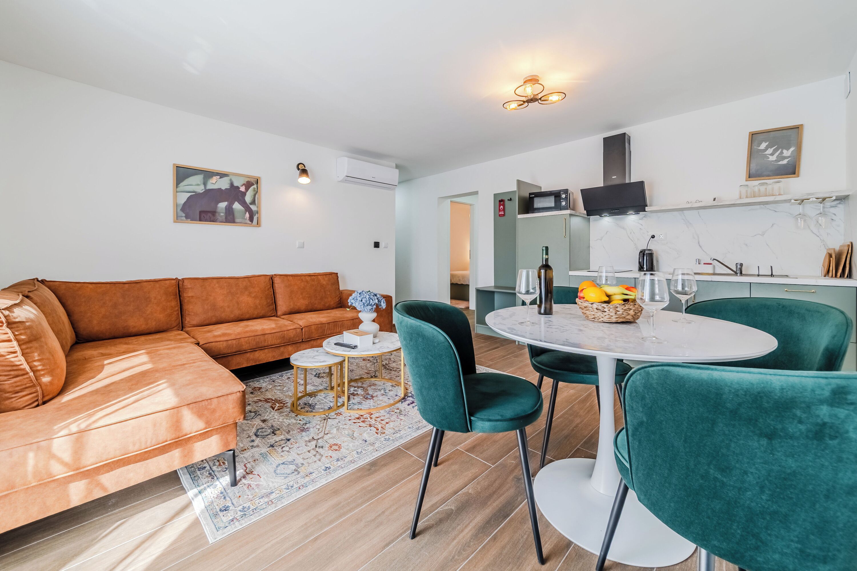 Căn hộ dành cho gia đình, nhiều phòng ngủ (Plitvice Lakes Apartments and Rooms 4) | Khu phòng khách | TV màn hình phẳng 21-inch có truyền hình cáp 