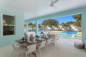 Outdoor dining