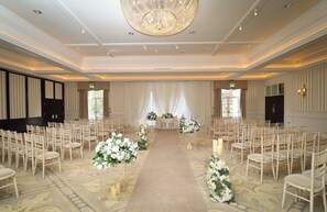 Indoor wedding - Nuremore Estate (Carrickmacross)