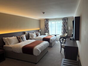 In-room safe, blackout curtains, iron/ironing board, free WiFi - Nuremore Estate (Carrickmacross)