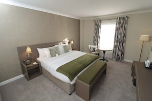 In-room safe, blackout drapes, iron/ironing board, free WiFi - Nuremore Estate (Carrickmacross)