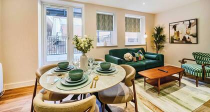 Town Center, FREE FAST WiFi, Balcony by Redwood Stays