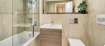 Town Center| Contractors/Families | WiFi | Balcony